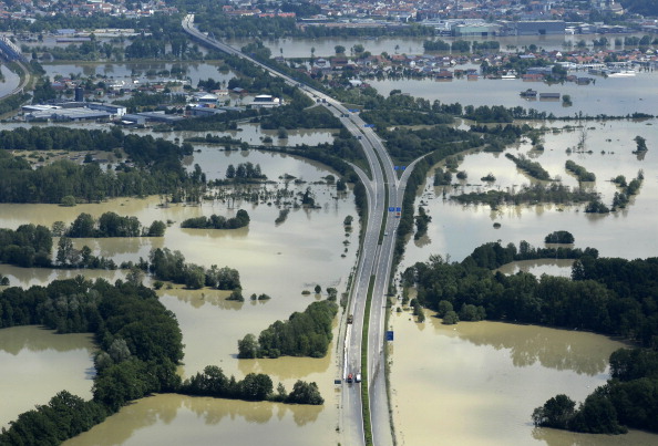 Наводнение в Германии перемещается на север. Фото: CHRISTOF STACHE/AFP/Getty Images
