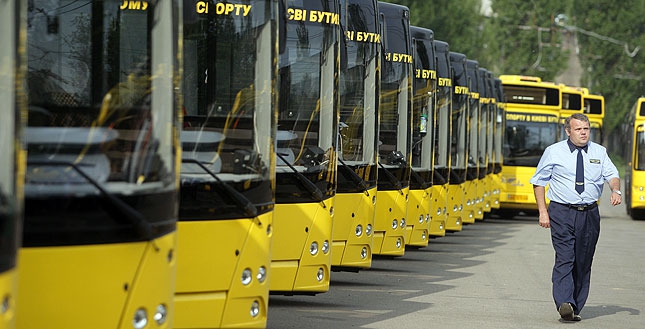 Киевский общественный транспорт: автобусы. Фото: kievcity.gov.ua