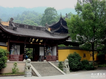 Храм Фахуа. Фото с blog.zjol.com.cn