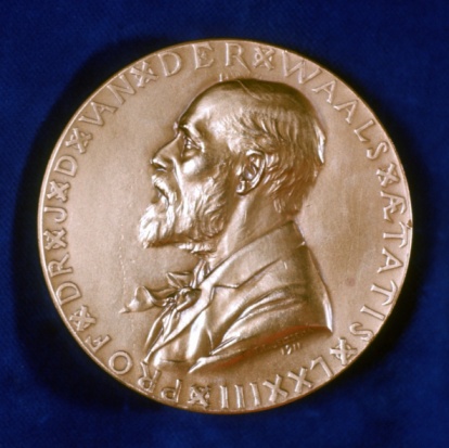 Медаль с изображением Альфреда Нобеля, вручаемая лауреатам премии его имени. Фото: Photos.com