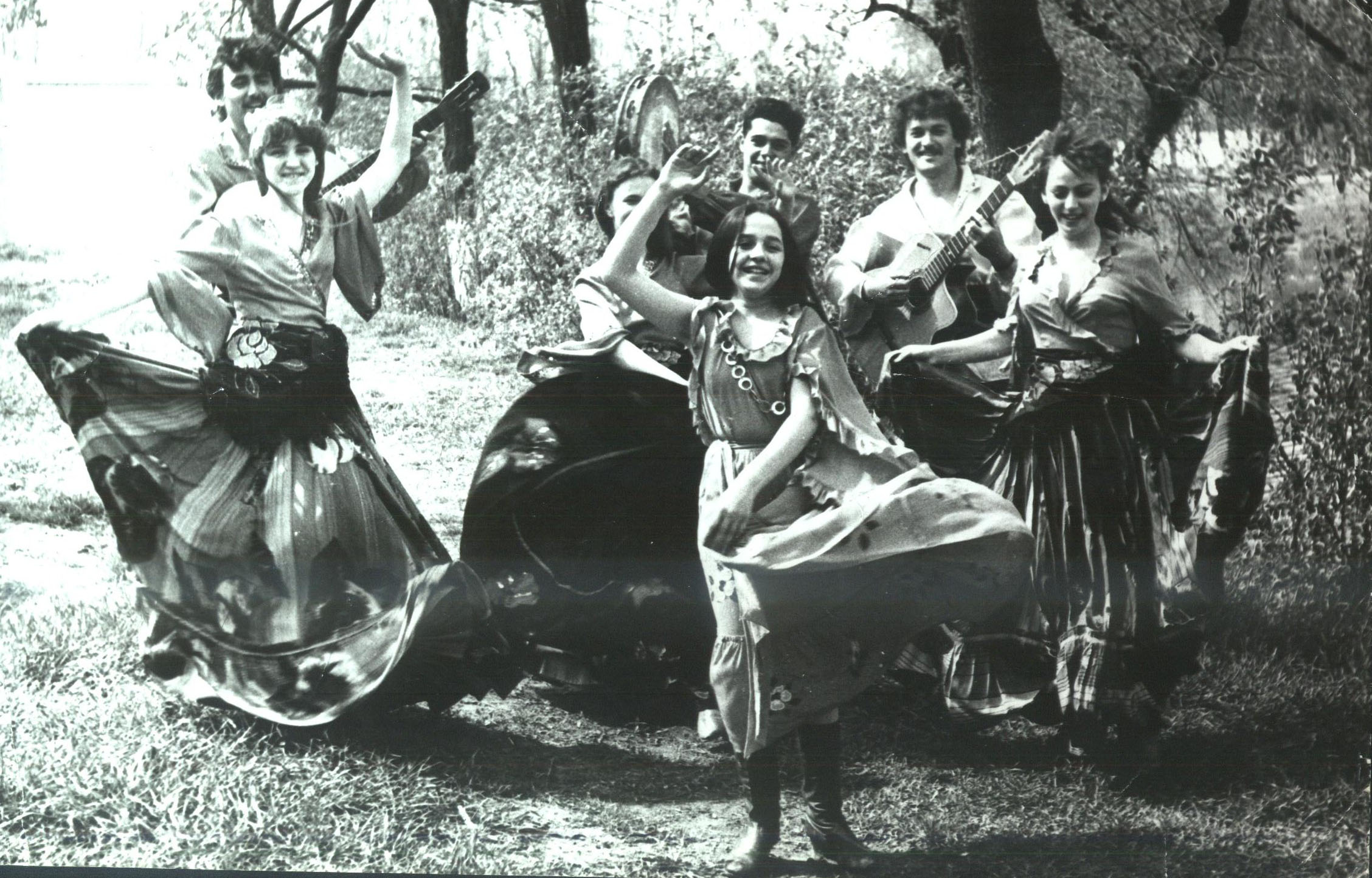 Ромский творческий коллектив. Фото из семейного архива Кондур
