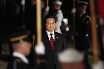Китайский режим переносит вину за свои экономические проблемы на Вашингтон. Фото: Getty Images
