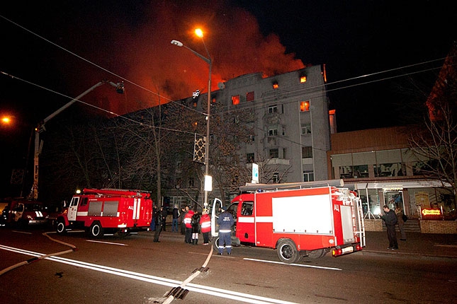 Пожар в центре Киева. Фото: пресс-служба КГГА