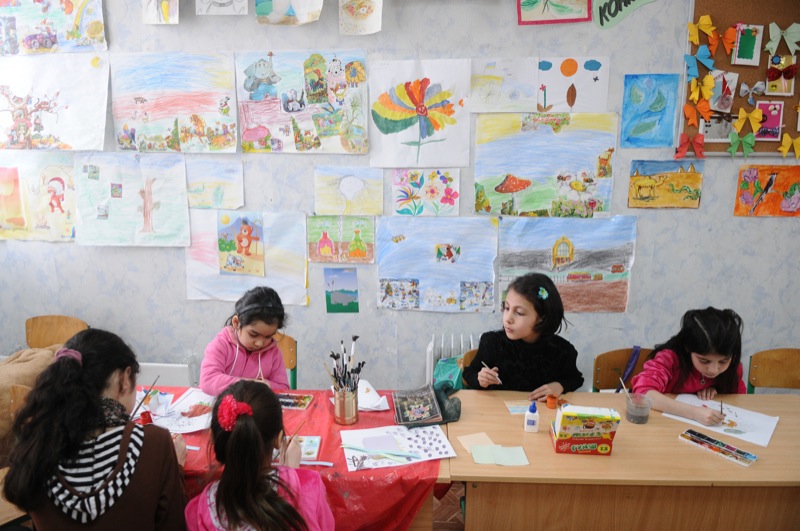 Дети занимаются в интегрционном центре для беженцев в Киеве. Фото: Владимир Бородин/Великая Эпоха