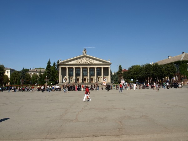 Областной театр. Город Тернополь. Август 2009 год. Фото: Владимир Ясинский