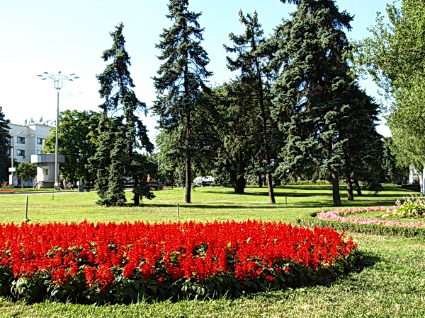 Последний месяц лета в Донецке. Фото: The Epoch Times 