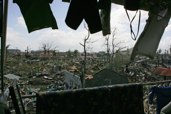 Повсеместная разруха в Таклобане (Филиппины) в результате тайфуна «Хайянь», 10 ноября 2013 года. Фото: Jeoffrey Maitem/Getty Images