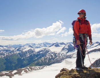 На вершине Джомолунгмы (8848 метров), обычный человек без кислородного оборудования, скорее всего, проживет только две минуты. Фото: Darryl Leniuk/Getty Images