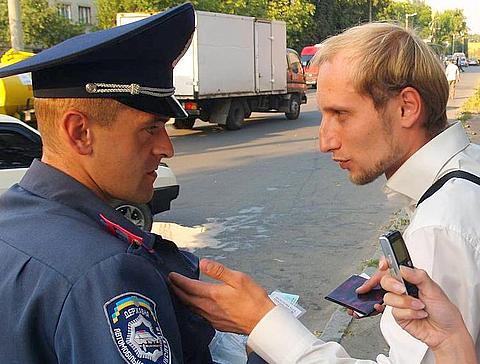 Пьяный священник протаранил два авто, а потом обещал ГАИшникам проблемы. Фото:20 минут