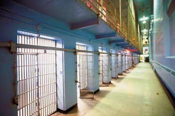 Французские тюрьмы в настоящее время сталкиваются с проблемой переполненности, при отсутствии необходимого финансирования и эффективного функционирования. Фото: photos.com