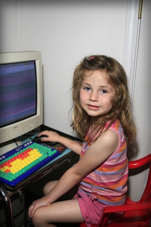 Ребёнок и компьютер: что нужно знать родителям. Фото: morguefile.com
