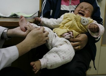 Число заразившихся кишечным вирусом в городе Циндао в 5 раз больше, чем в прошлом году. Фото с epochtimes.com