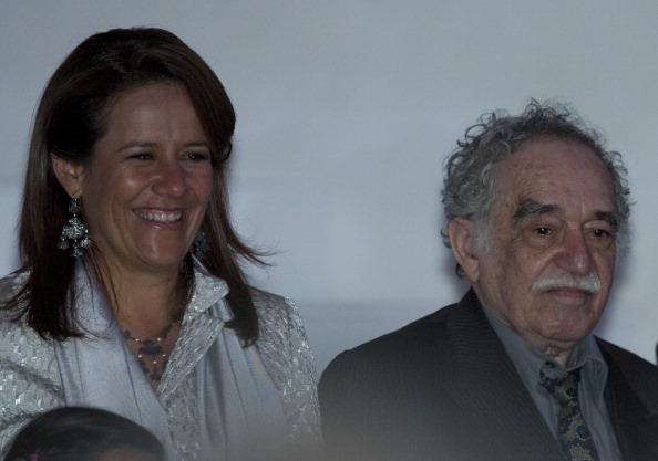 Габриэль Гарсиа Маркес и Маргарита Завала (жена бывшего президента Мексики Фелипе Кальдерона) во время открытия мексиканского музея 1 марта 2011 года в Мехико, Мексика. Фото: Clasos.com/LatinContent/Getty Images