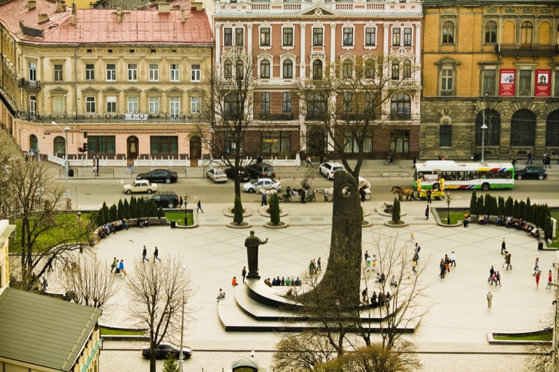 Исторический центр Львова, культурной столицы Украины, привлекает туристов из разных уголков мира. Фото: Великая Эпоха 