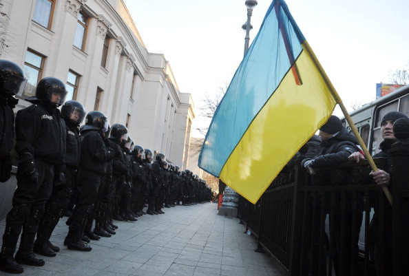 Митинг напротив Верховной Рады Украины 3 декабря 2013 года. Фото: GENYA SAVILOV/AFP/Getty Images