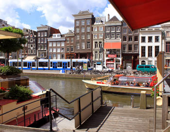Амстердам, на пристани. Фото: Ирина Рудская/The Epoch Times