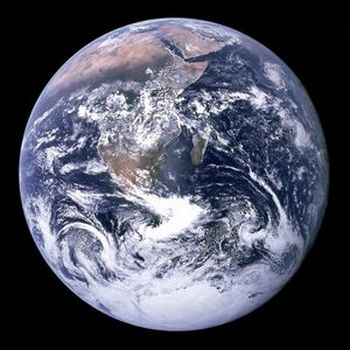 «Совсем не как «мать Земля», а как бесценное сокровище» Фото: NASA