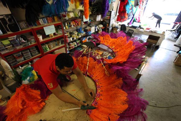 Подготовка к карибскому карнавалу. Фото: Dan Kitwood/Getty Images