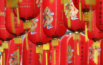 Праздничные красные фонари, подготовленные к Новому китайскому году, в китайском квартале Лондона, Англия, 26 января 2009 г. Фото: Dan Kitwood/Getty Images