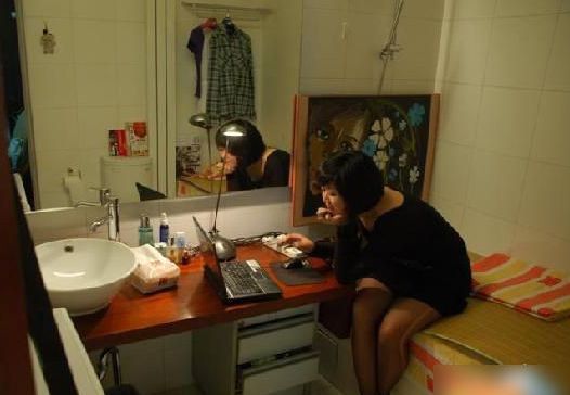 Жизнь в туалете. Фото с tieba.baidu.com
