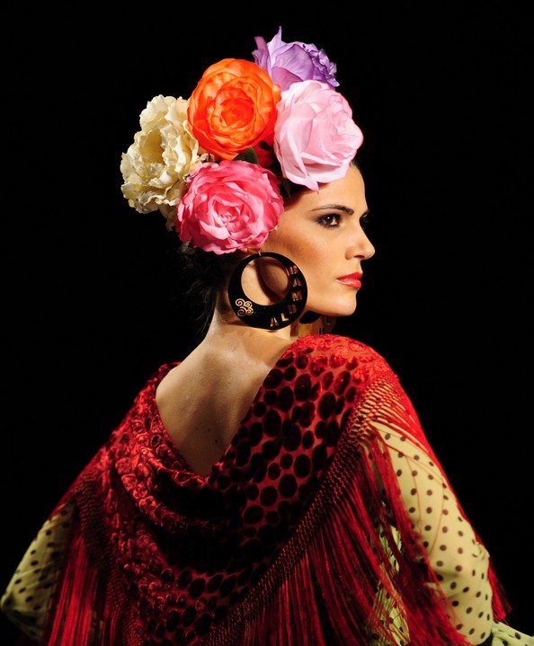 Мода в стиле фламенко на Flamenco Fashion Show. Фото: CRISTINA QUICLER/AFP/Getty Images