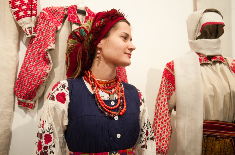 Выставка украинской традиционной одежды Западного Полесья открылась в Киеве 2 февраля 2012 года. Фото: Владимир Бородин/The Epoch Times Украина