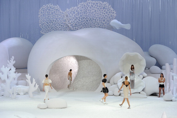 Казковий підводний світ від Chanel від Карла Лагерфельда. Фото: Pascal Le Segretain/Getty Images