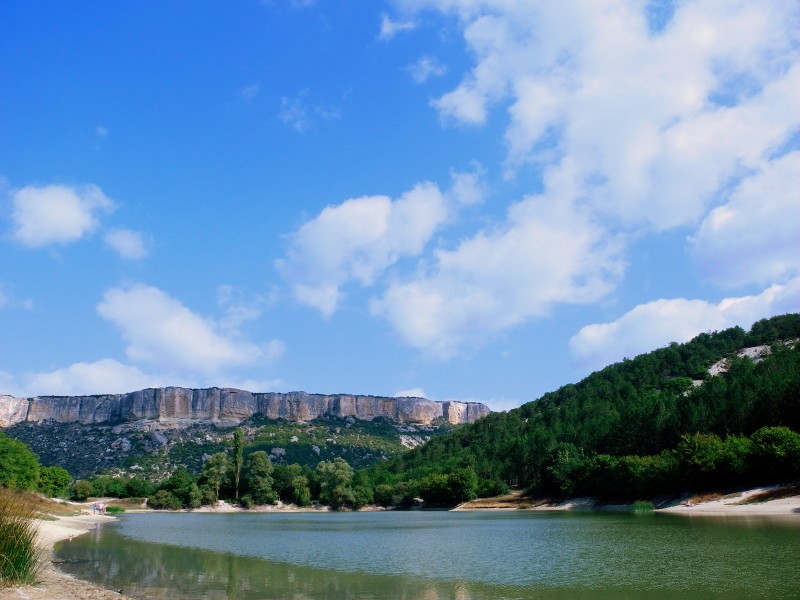 Осень на озере в Качинской долине. Фото: Алла Лавриненко/Великая Эпоха