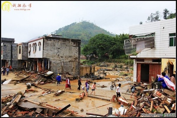 Последствия тайфуна «Фанаби». Провинция Гуандун. Сентябрь 2010 год. Фото с epochtimes.com