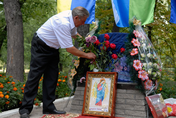 Ромы почтили память своих близких, расстрелянных в Бабьем яру. Фото: Владимир Бородин/The Epoch Times