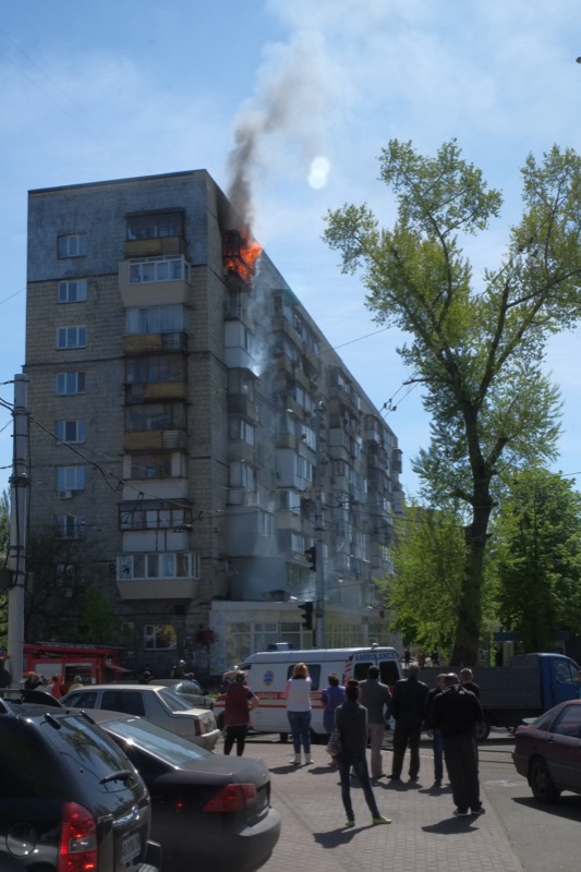 На вул. Фрунзе сталася пожежа. Фото: Велика Епоха