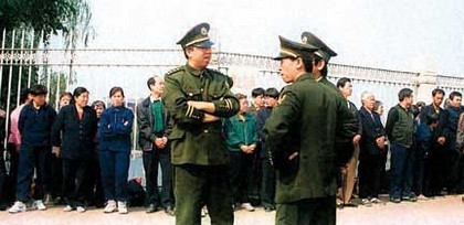 25 апреля 1999 г. более 10 тыс. последователей Фалуньгун приехали в Пекин, чтобы обратиться к правительству. Фото с epochtimes.com