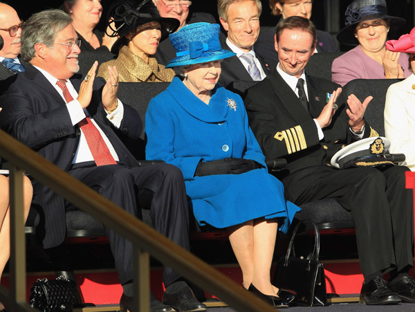 Королева Великобританії відвідала церемонію найменування нового круїзного лайнера флотилії Cunard «Queen Elizabeth», названого на її честь, місто-порт Саутгемптон, Англія, 11 жовтня 2010 р. Фото: AFP/Getty Images
