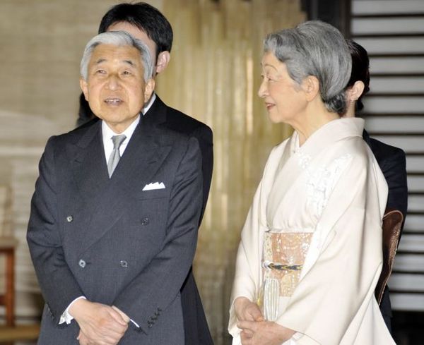 Император Акихито и императрица Митико. Фото: AFP