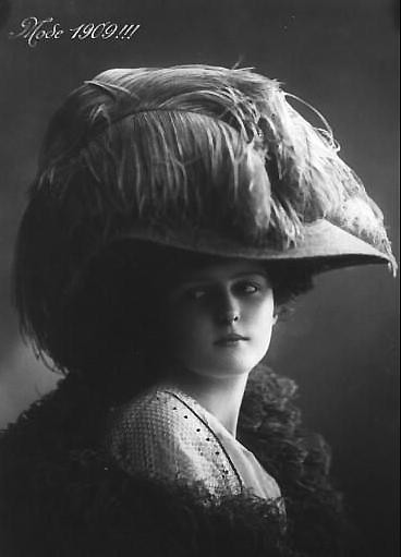 Жіноча мода початку XX століття. Красиві дамські капелюшки. Фото с secretchina.com