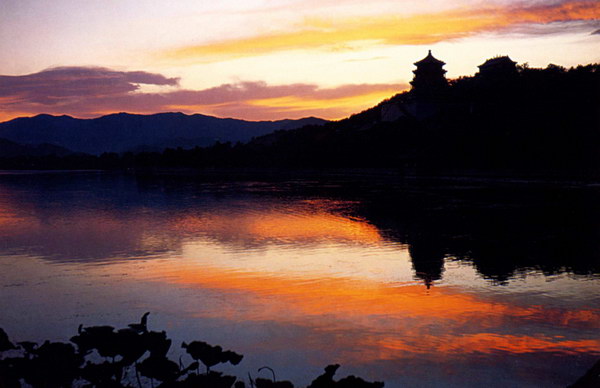 Пейзажі та храми імператорського саду Іхеюань. Фото з aboluowang.com