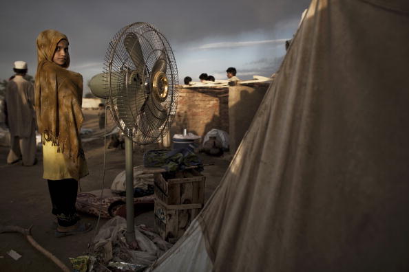 Лагерь беженцев УВКБ ООН Яр Хуссайн, расположенном в района Сваби, в 120 км к северо-западу от столицы Пакистана, Исламабада. 29 июня 2009г. Фото: Daniel Berehulak/Getty Images