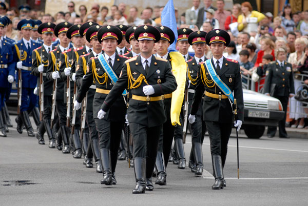 Парад войск по случаю 18-й годовщины независимости Украины прошел на Крещатике. Фото: Владимир Бородин/The Epoch Times