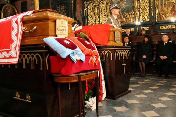 Похороны Леха Качиньского и его жены в замке Вавель, в Кракове. Фоторепортаж. Фото: Carsten Koall/Getty Images