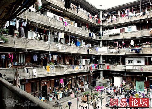 Жизнь в китайском общежитии. Шанхай. Фото с aboluowang.com