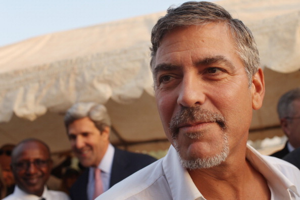 Американский актер Джордж Клуни принял участие в референдуме о независимости Южного Судана в столице Джубе, сегодня 9 января 2011 года. Фото: Spencer Platt/Getty Images