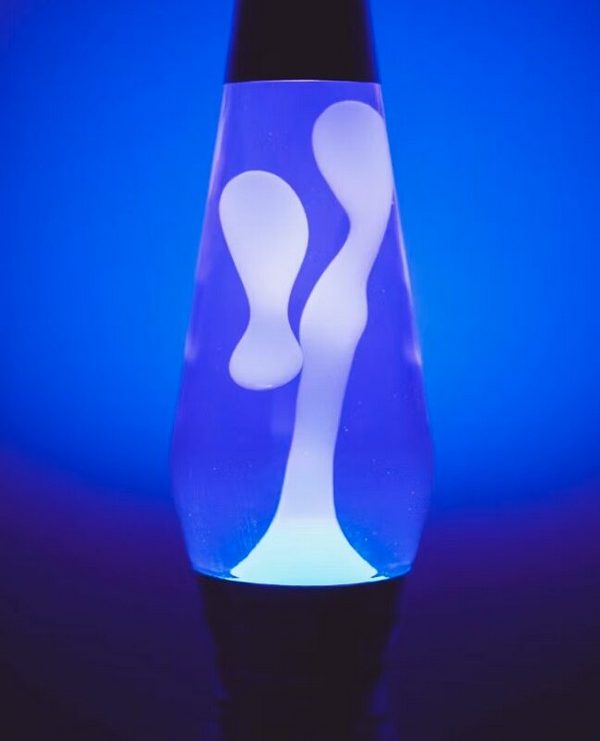 Соляні діапіри схожі на геологічні лавові лампи. (Image: Victor Serban via Unsplash)