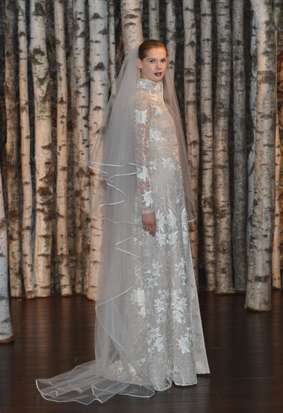 Весільні сукні від Naeem Kahn. Фото: Slaven Vlasic/Getty Images 