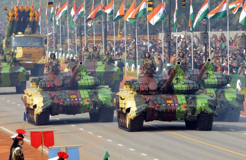 Танки «Т-72» на параді в Нью-Делі. Фото: RAVEENDRAN/AFP/Getty Images 