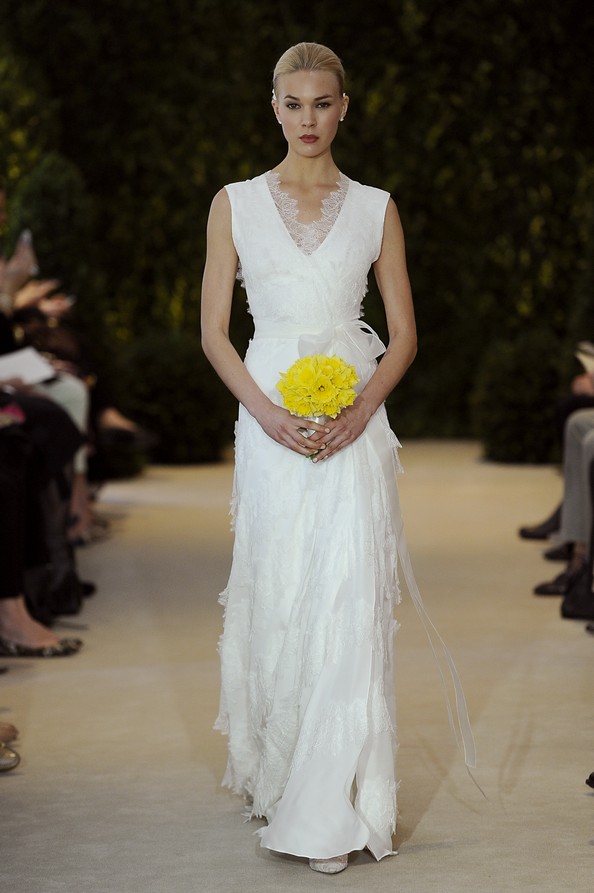 Carolina Herrera: новая коллекция свадебных платьев весна-лето 2014. Фото: Fernanda Calfat/Getty Images 
