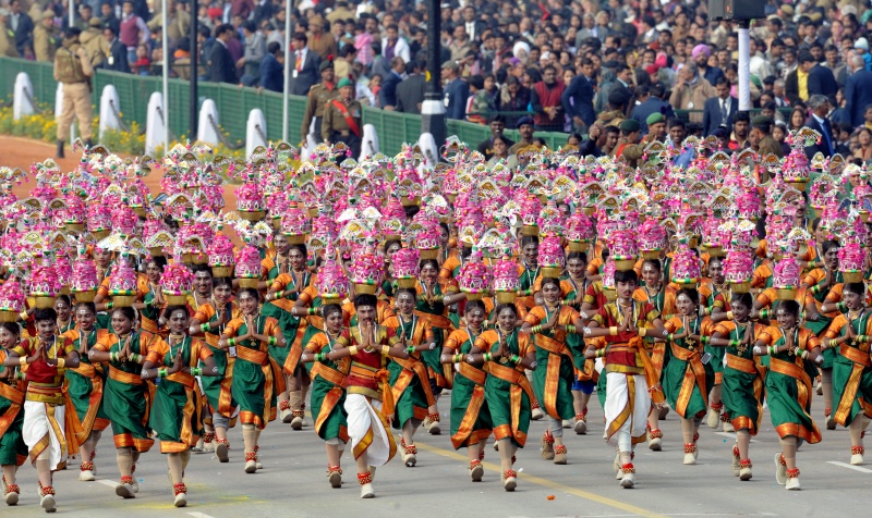 Школьники из южного штата Пондичерри на параде в Нью-Дели. Фото: RAVEENDRAN/AFP/Getty Images 