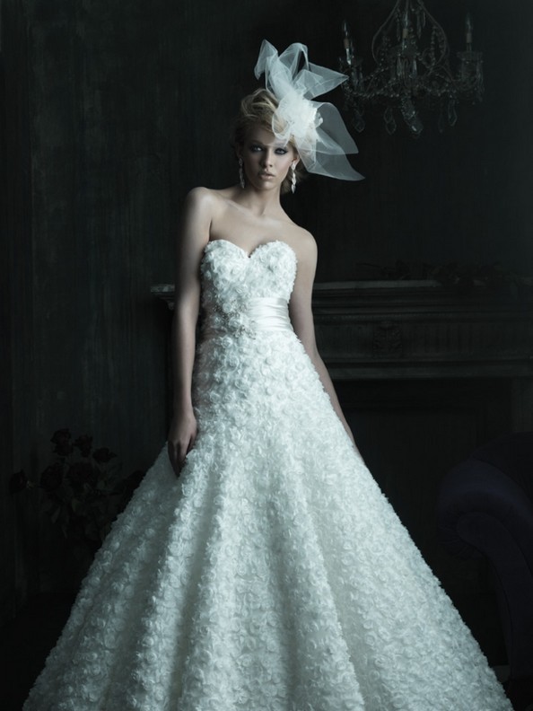 Коллекция свадебных платьев Allure Bridals 2013 Couture. Фото: fashionbride.wordpress.com 