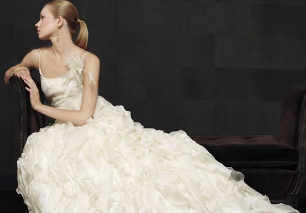 Коллекция свадебных платьев model novias/Фото с efu.com.cn 