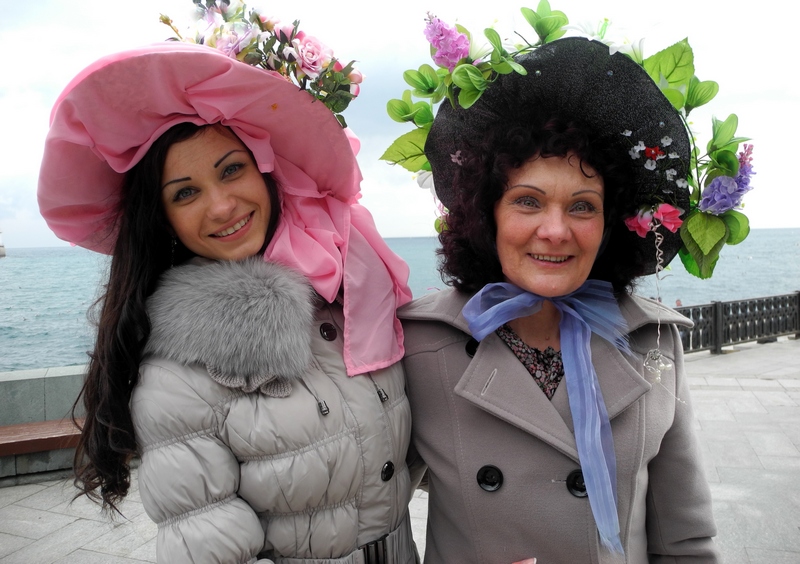 Парад цветочных шляпок прошёл в Ялте. Фото: Алла Лавриненко/The Epoch Times Украина 