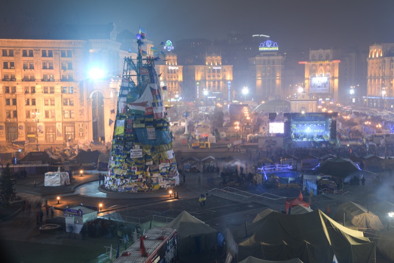 Народная новогодняя ёлка на площади Независимости в Киеве. Фото: Фёдор Треногов 